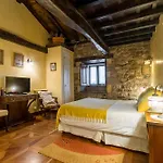 La Casona De *