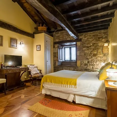 La Casona De *